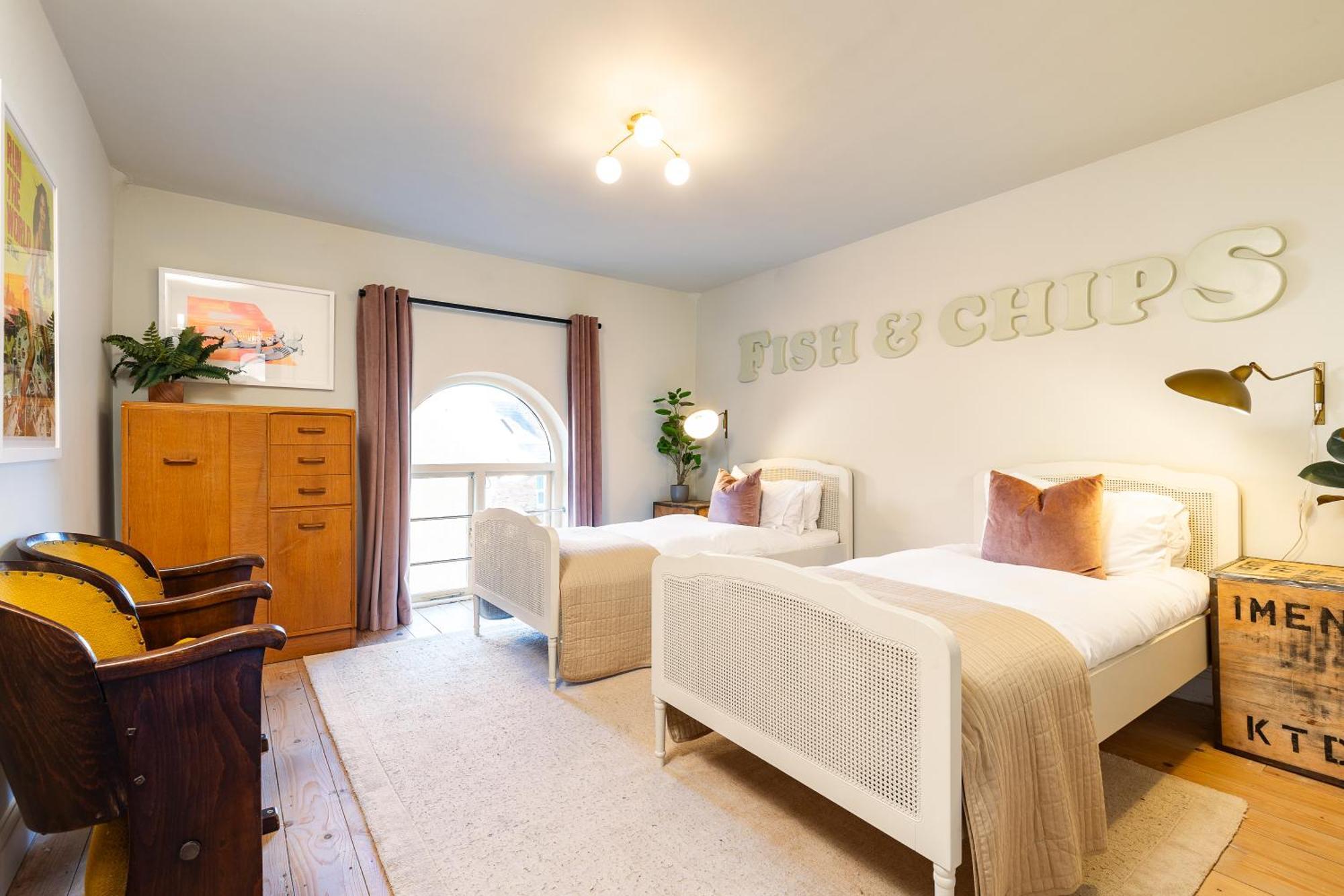Stylish Seaside Home With King Beds And Parking Scarborough Dış mekan fotoğraf